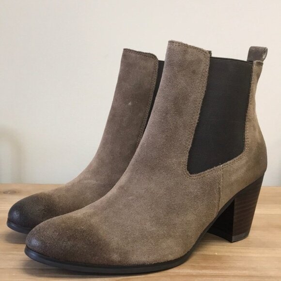 Fugitive by Francesco Rossi - Picture 2 of 4